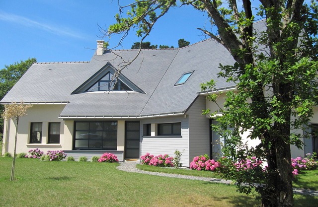Beautiful bright vacation home Large garden 4 minutes from the beach