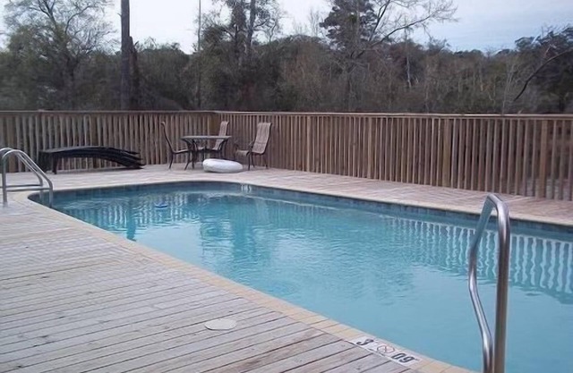 Beautiful Bungalow on Bon Secour River !