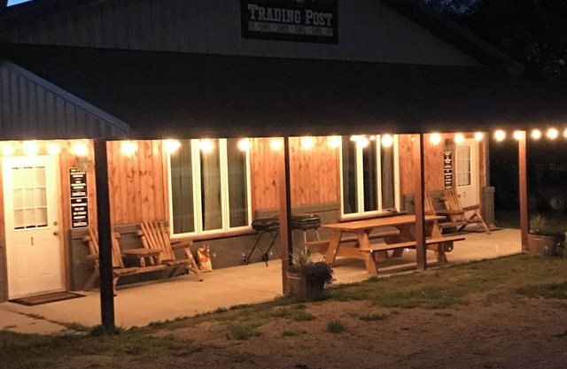 Beautiful cabin/room that sleeps up to 6 people. Lots of parking room.