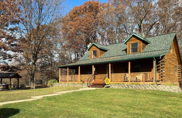 Beautiful cabin situated on 20 acres of land