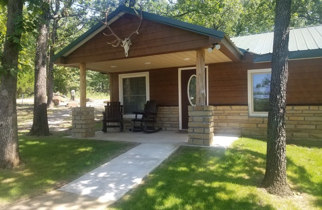 Beautiful Cabin with Tenkiller Lake View