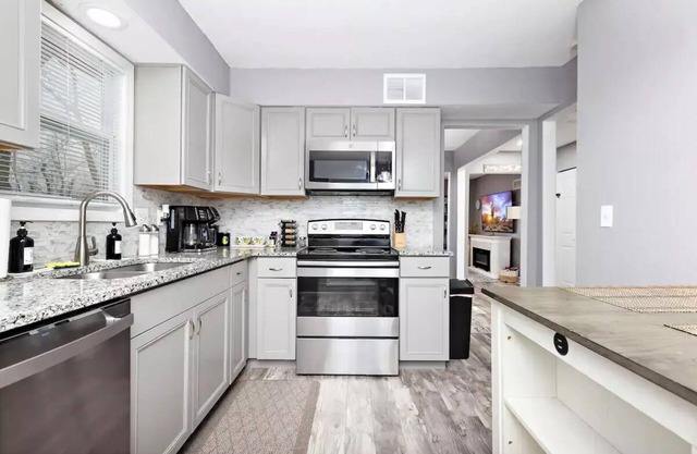 Beautiful Clean and Comfortable Townhome!