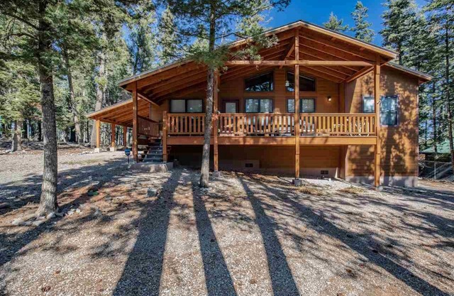 Beautiful Cloudcroft Getaway cabin on National Forest & biking/hiking trails
