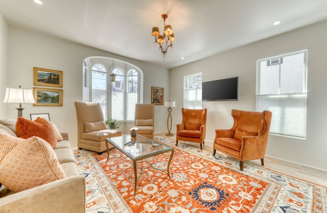 Beautiful Combo Home Located in Downtown Portland - Close to the Beach
