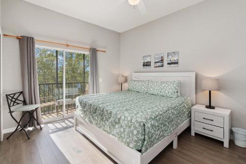 Beautiful condo in Bahama Bay