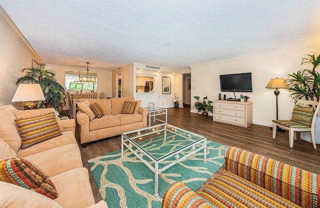 Beautiful condo on Copperhead. Beaches nearby!