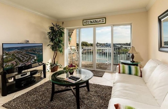 Beautiful corner Treasure Island Walk to Beach 2/2 - Available now!