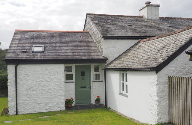 Beautiful Cottage with Private Garden and access to open moorland