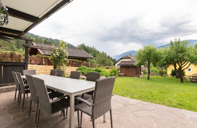 Beautiful country house with large garden and sauna a short distance from the center and slopes
