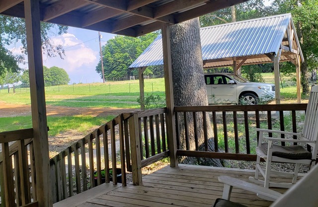 Beautiful country setting!nNearby historic east tx towns, Lakes and State Park.
