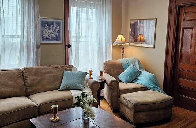Beautiful, Cozy Victorian B & B in historic Bangor with WiFi and AC