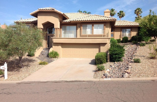 Beautiful Custom Built Fountain Hills Home at its BEST!