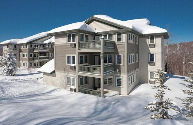 Beautiful Deluxe 2 Bedroom Condo in Smugglers Notch Resort