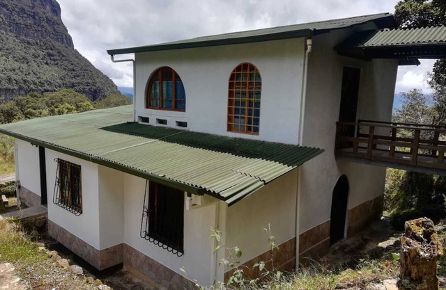 Beautiful dog friendly cottage - with fireplace and 3 beds
