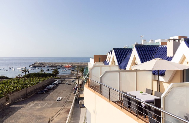 Beautiful duplex seafront in Playa San Juan with awesome views !