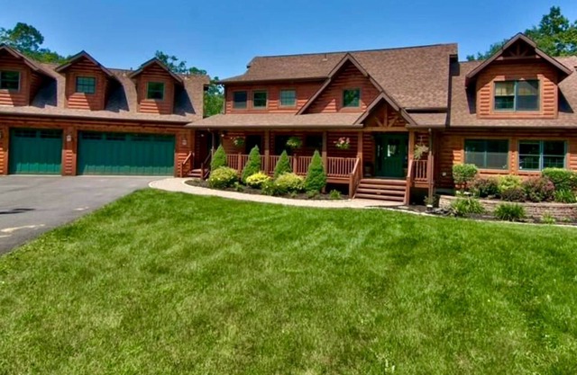 Beautiful family retreat home in Northern Pocono.