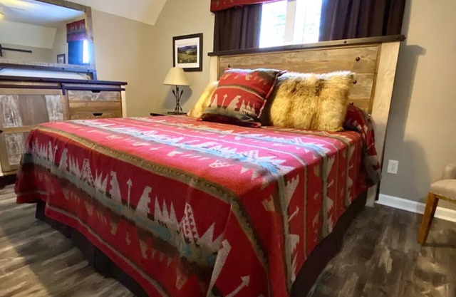 Beautiful Farm and Barndo Loft in Kernersville with WiFi and AC