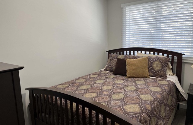 Beautiful Five Bedroom Upgraded Home - Great Location!