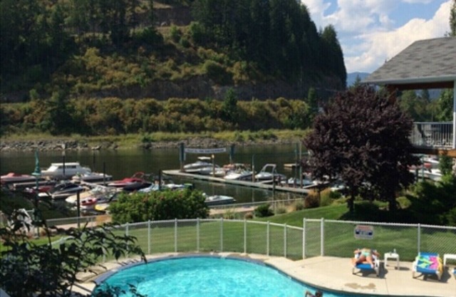 Beautiful, fully equipped condo. Longer term stays available. Please Inquire.