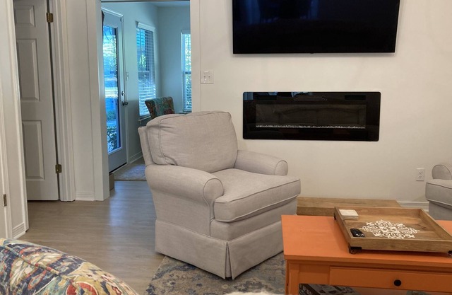 Beautiful fully furnished newly renovated home in Fairhope