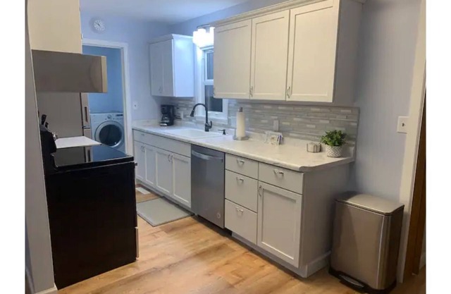 Beautiful Furnished 2 Bedroom House with Garage