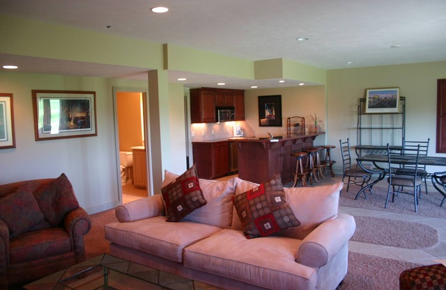 Beautiful Golf Course Property - Lower Level For Rent