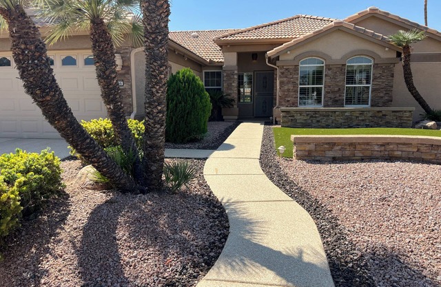 Beautiful golf course home in Pebble Creek