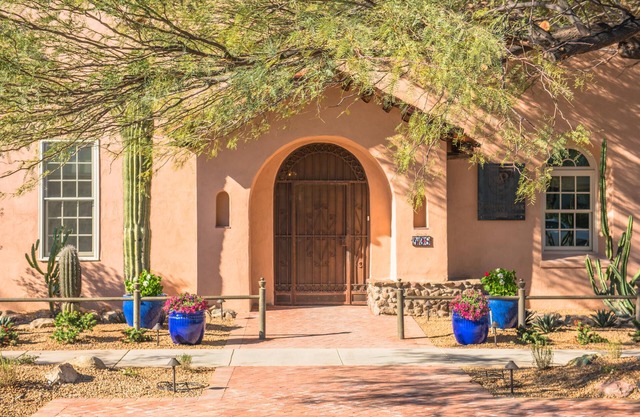 Beautiful historic home minutes to downtown Tucson