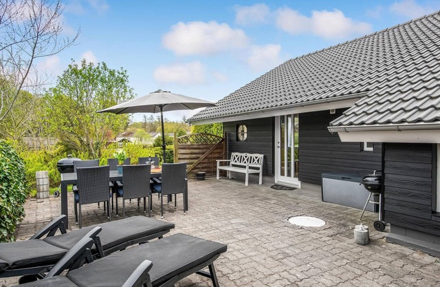 Beautiful home in Aabenraa with WiFi