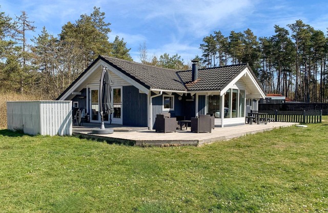 Beautiful home in Ebeltoft with WiFi