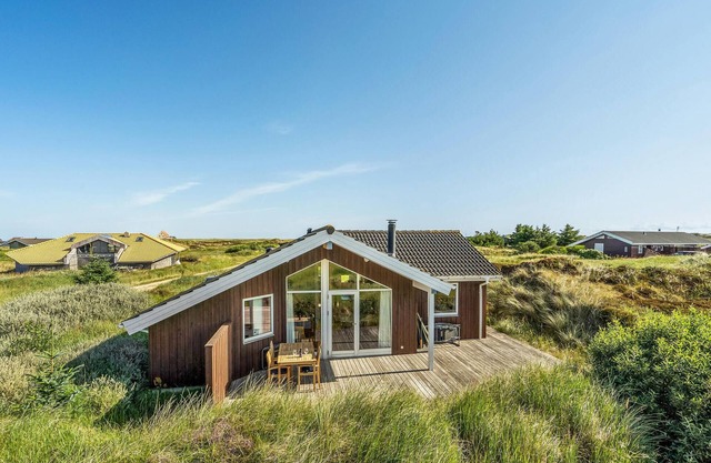 Beautiful home in Frøstrup with kitchen