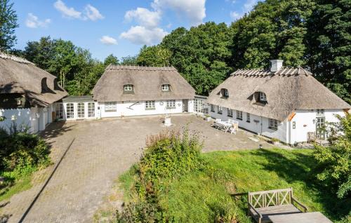 Beautiful Home In Juelsminde With Sauna
