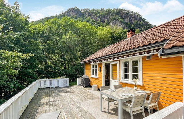 Beautiful home in Kvås with WiFi