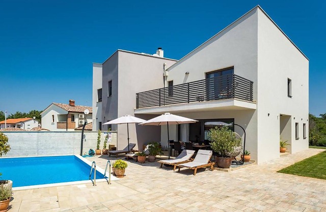 Beautiful home in Porec