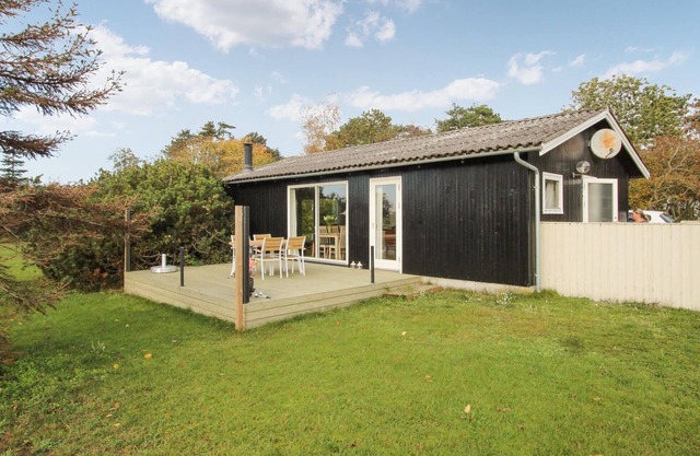 Beautiful home in Samsø with kitchen