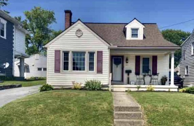 Beautiful Home in the Heart of Manheim walking distance to restaurants & Bars