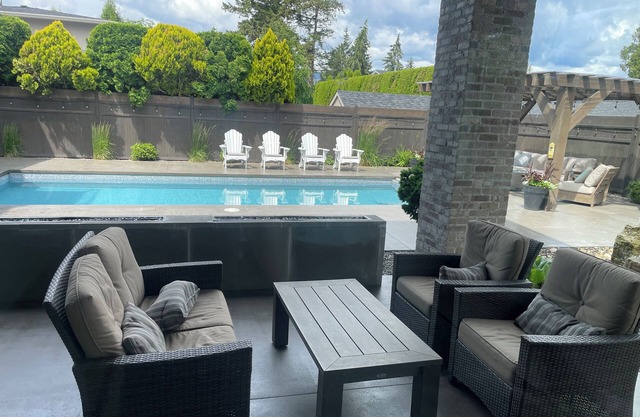Beautiful home located in Kelownas most upscale neighbourhood