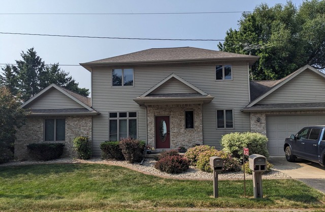 Beautiful Home on Lake Poygan