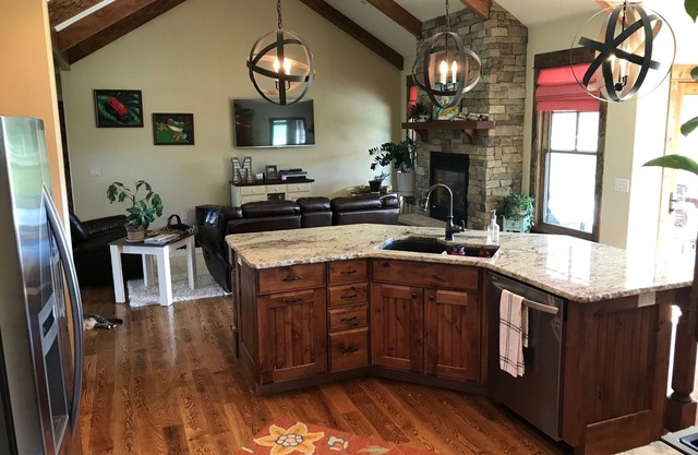 Beautiful home on the Powderhorn golf course; gorgeous mountain views.