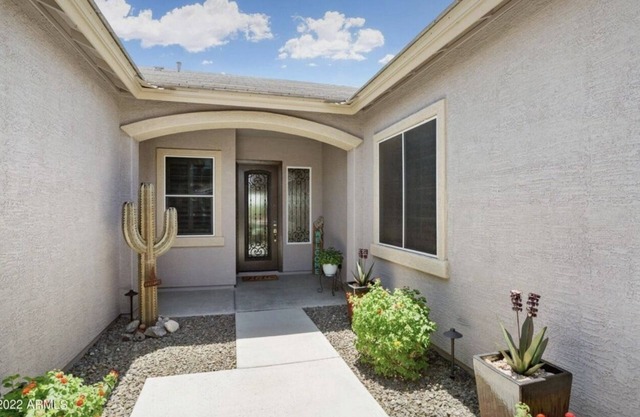 Beautiful Home with Pool and Putting Green!