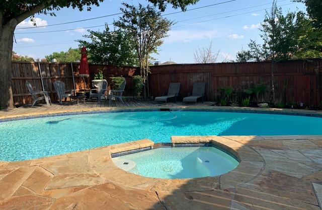 Beautiful House With Hot Tub and Pool