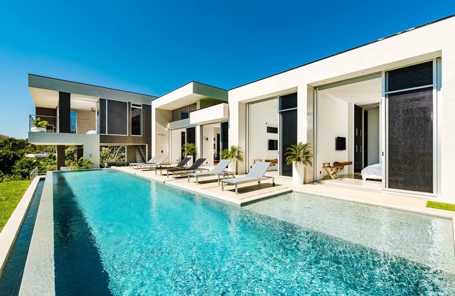 BEAUTIFUL Jungle Villa w/Big Outdoor Space HUGE Pool & Experience Manager