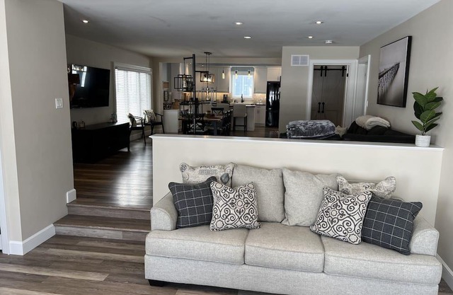 Beautiful Lakefront Home!