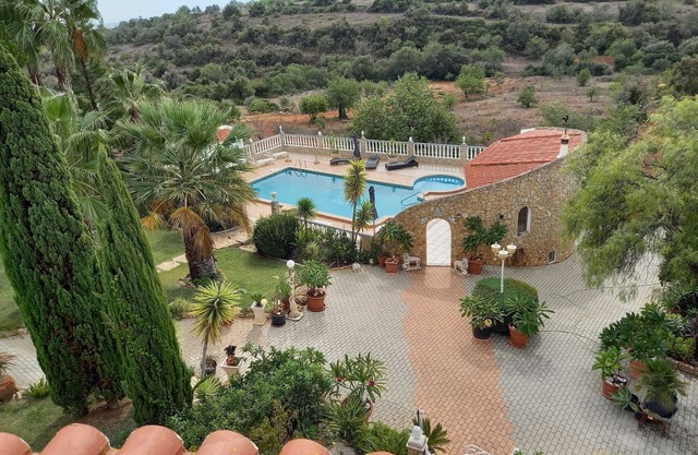 Beautiful, large villa, air-con, large private pool, garden, views towards coast