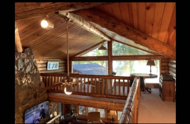 Beautiful Log Cabin at Pickerel Lake South Dakota