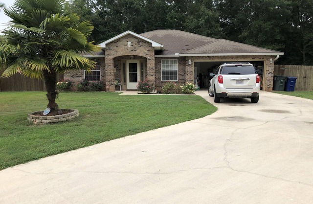 Beautiful modern Foley/Gulf Shores brick Home