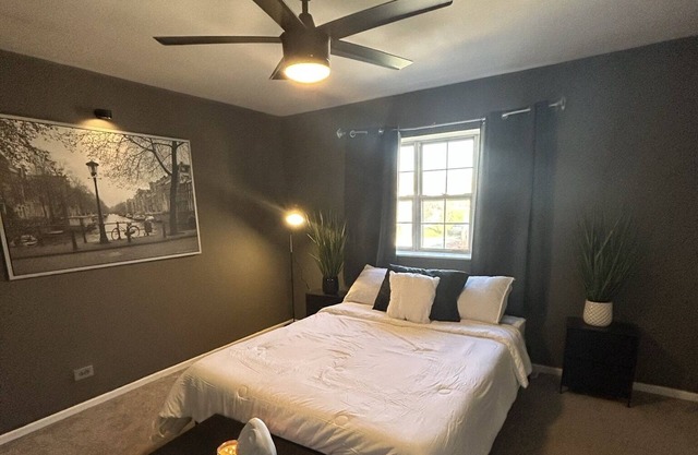 Beautiful modern townhouse awaiting your stay!