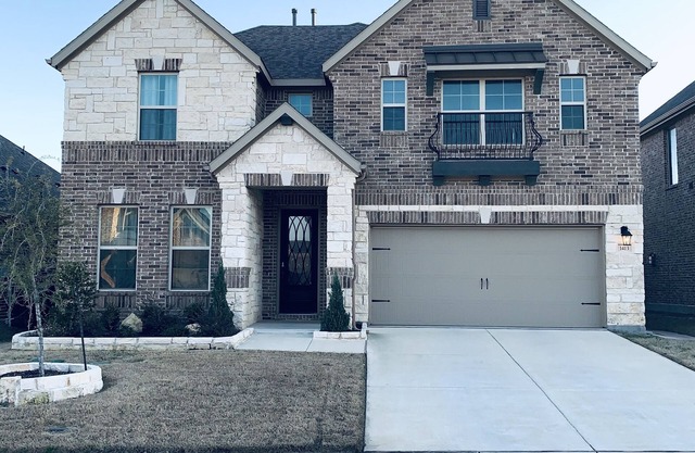 Beautiful new 4 bed house!