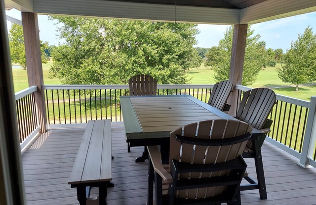 Beautiful new home on golf course