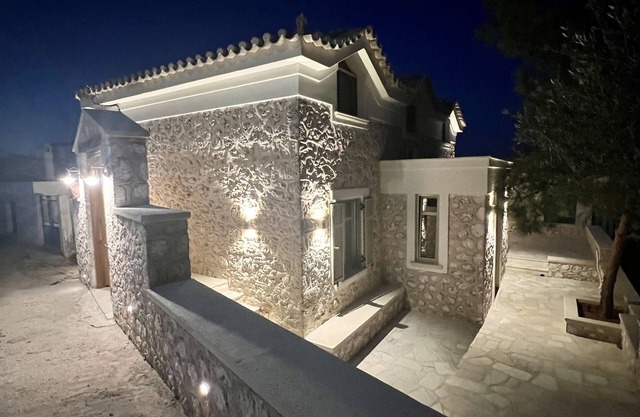 Beautiful new house in Portoheli with great view